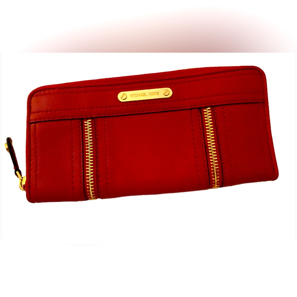 NWOT authentic Michael Kors wallet